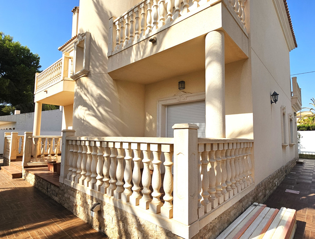 Resale - Detached Villa - Cabo Roig