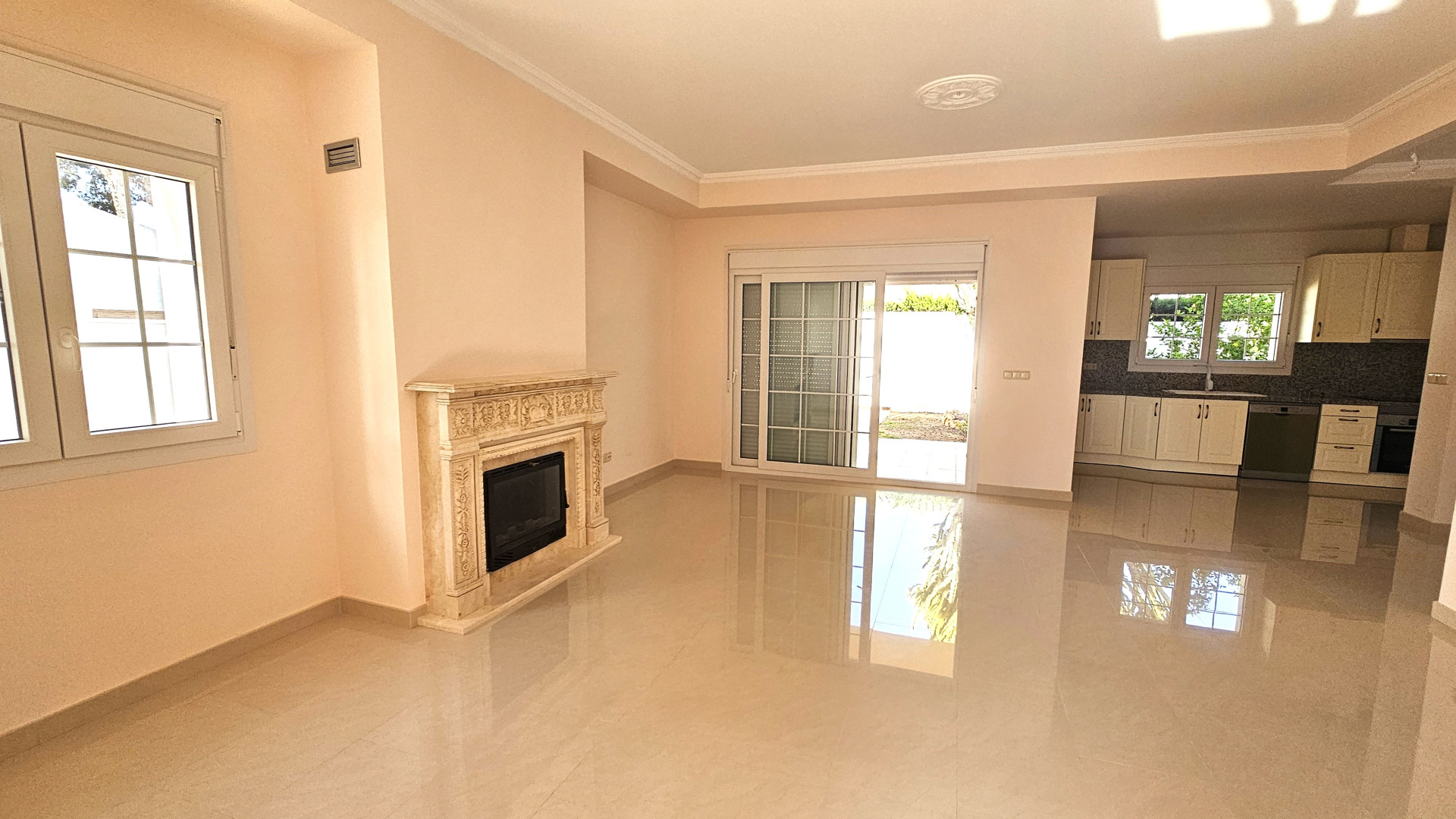 Resale - Detached Villa - Cabo Roig