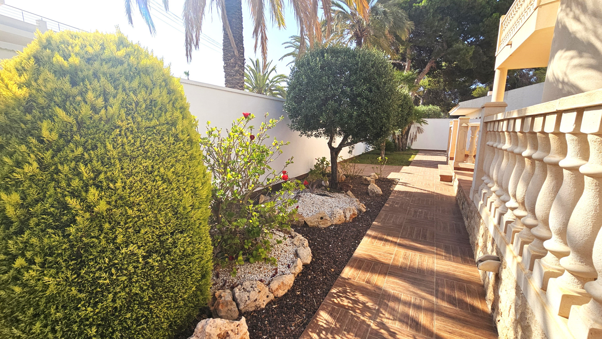 Resale - Detached Villa - Cabo Roig