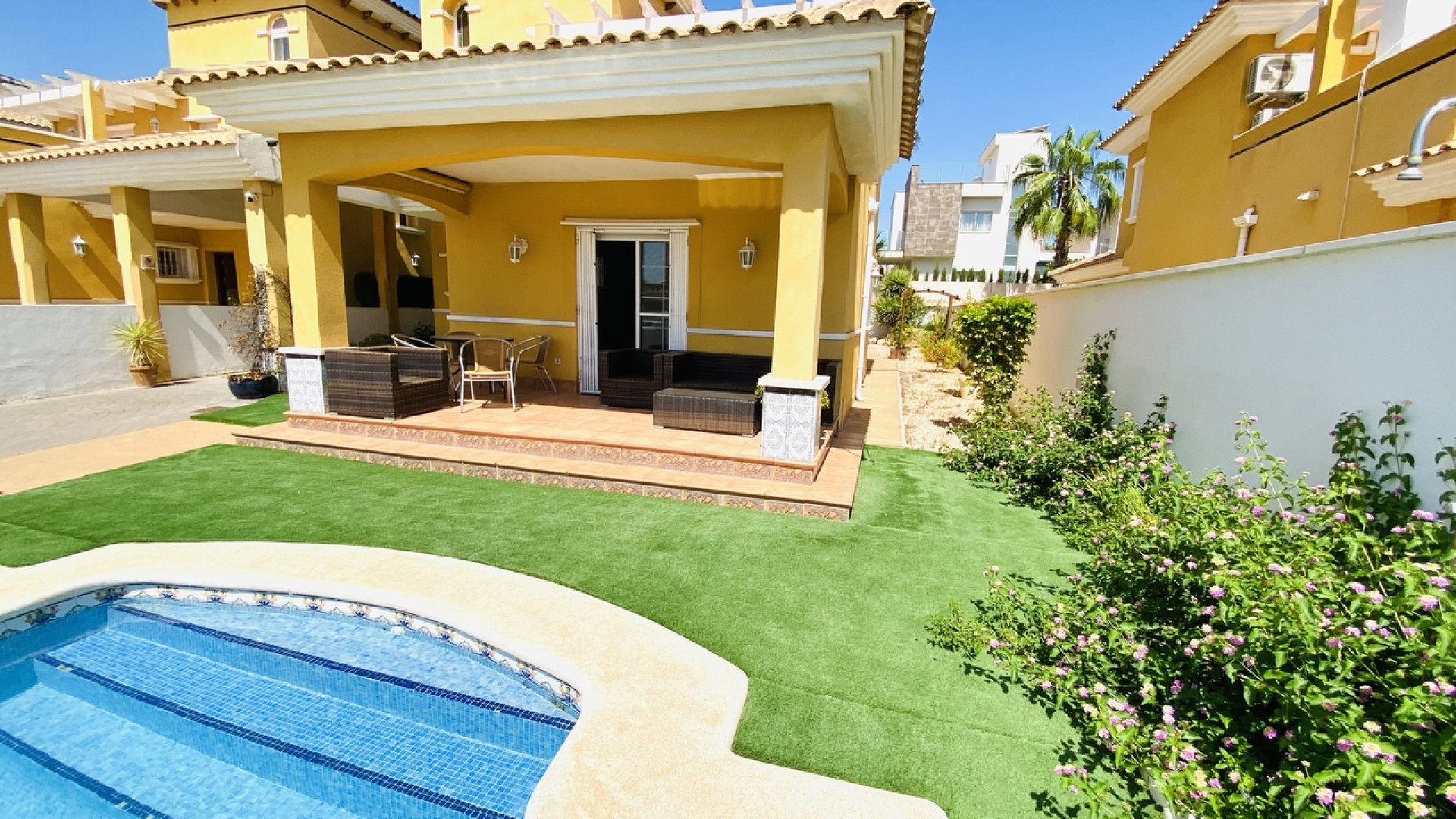 Resale - Detached Villa - Cabo Roig