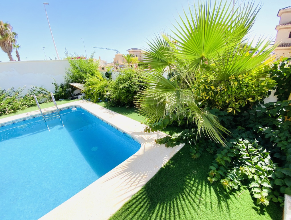 Resale - Detached Villa - Cabo Roig