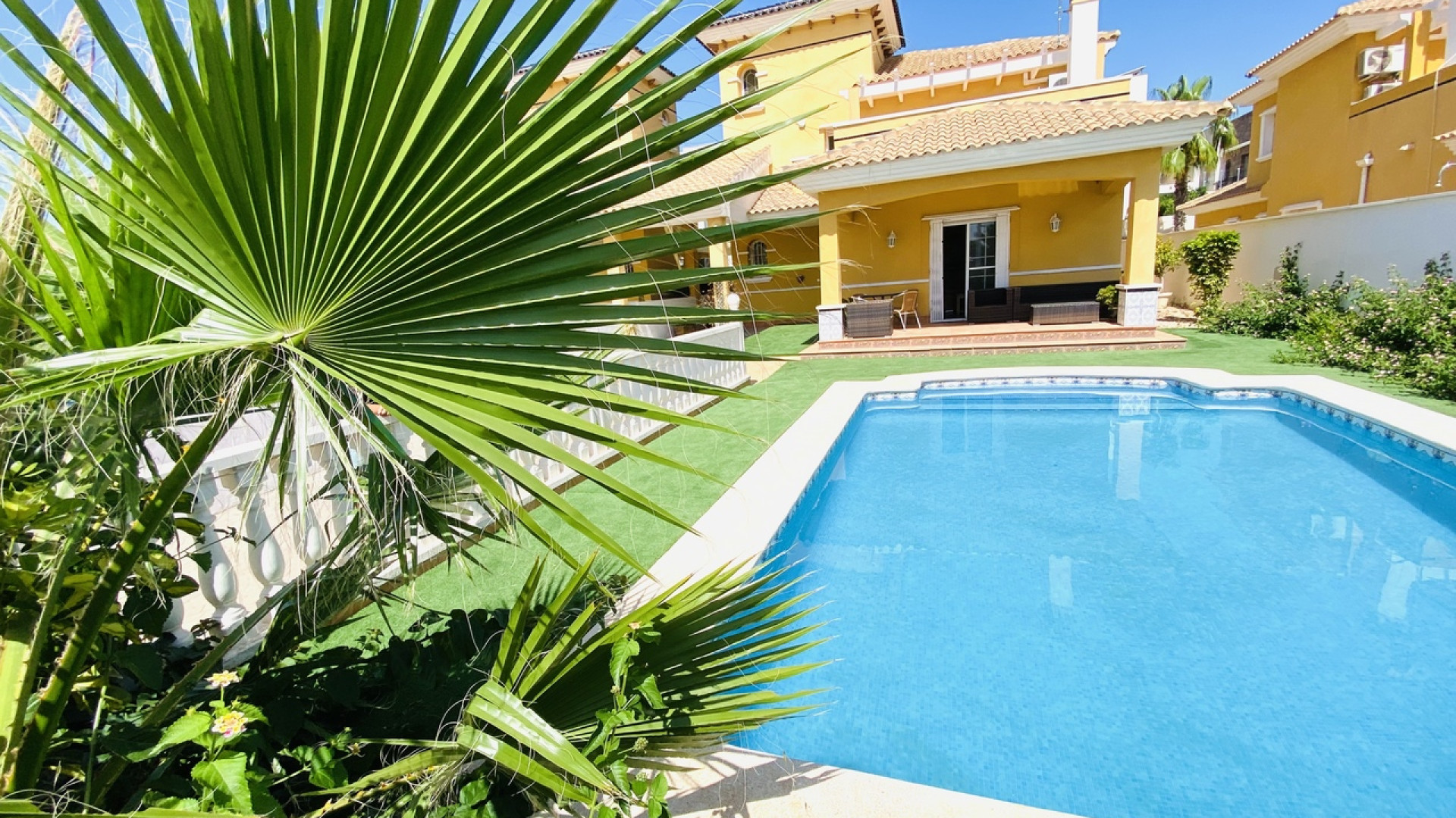 Resale - Detached Villa - Cabo Roig