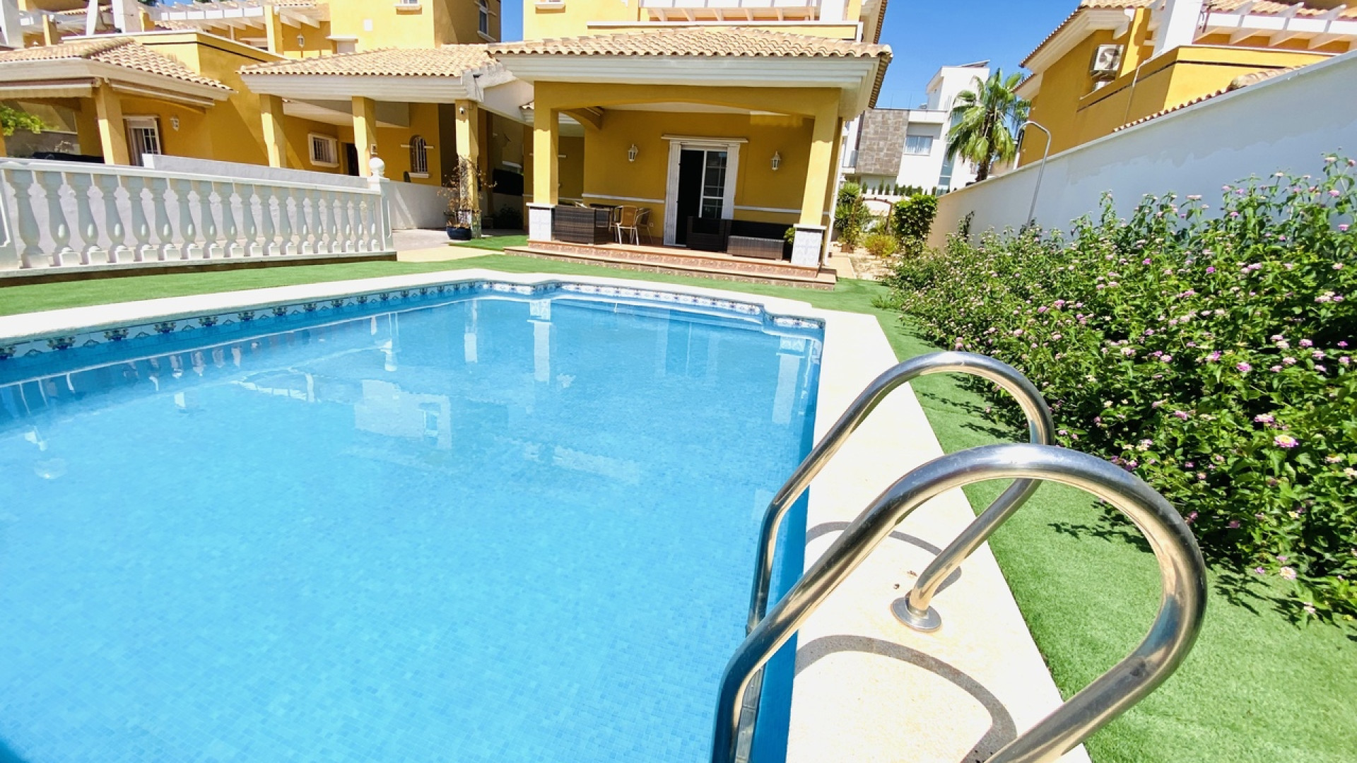 Resale - Detached Villa - Cabo Roig