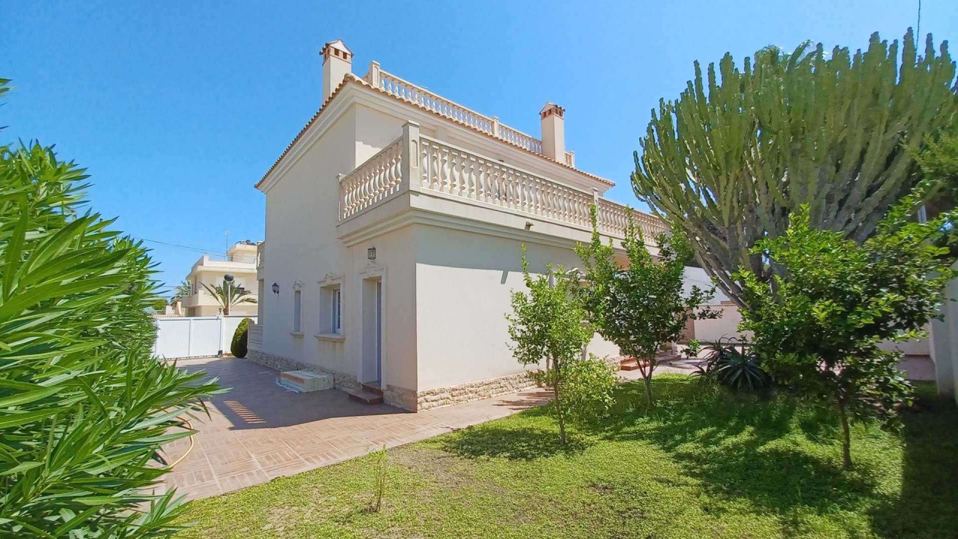 Resale - Detached Villa - Cabo Roig