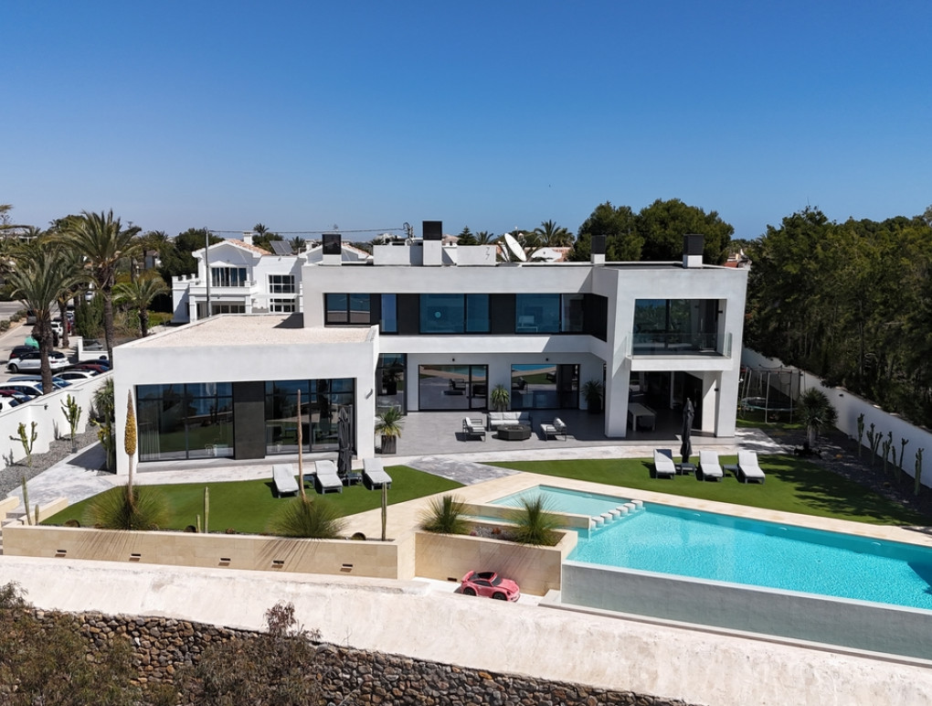 Resale - Detached Villa - Cabo Roig
