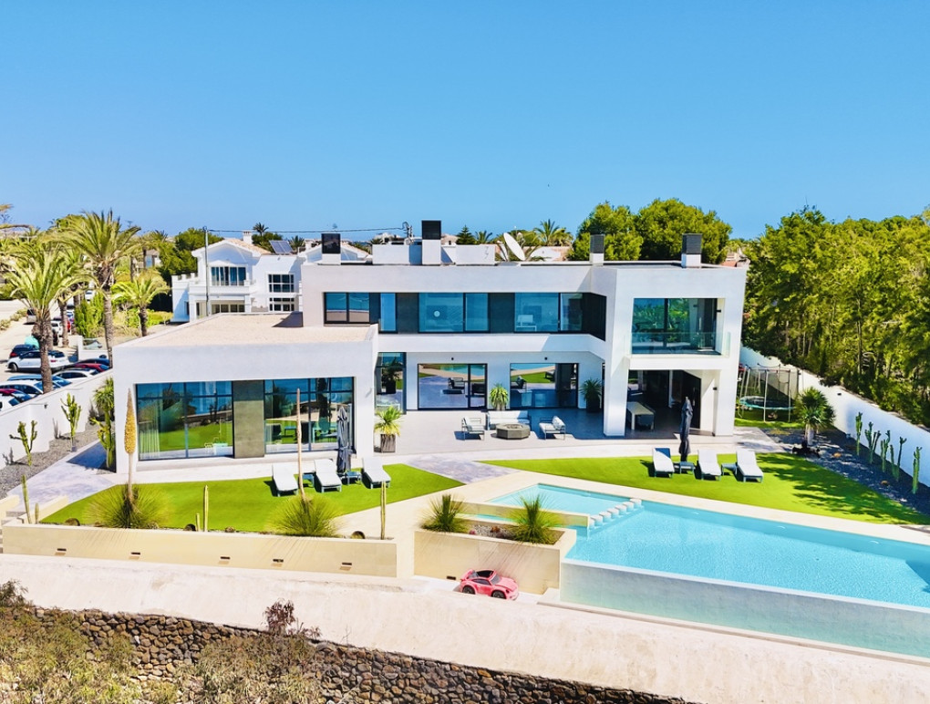 Resale - Detached Villa - Cabo Roig