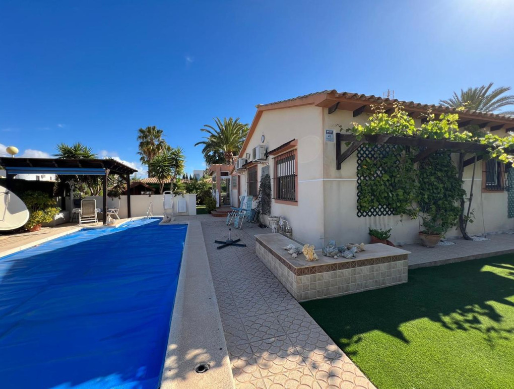 Resale - Detached Villa - Cabo Roig