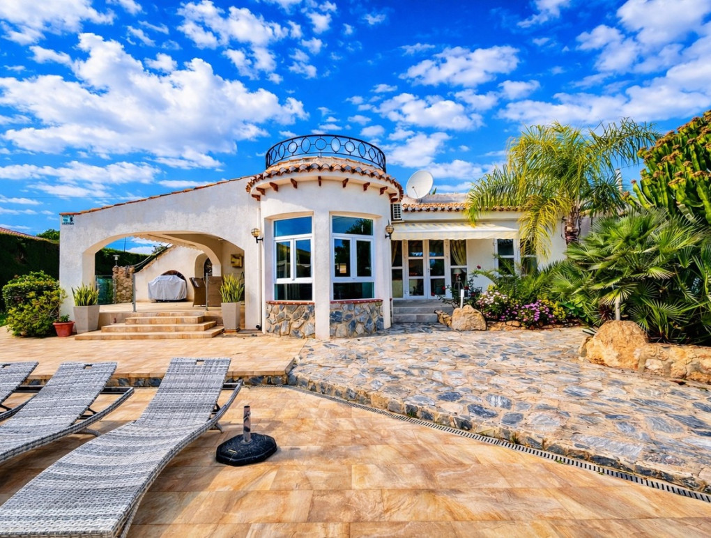 Resale - Detached Villa - Cabo Roig
