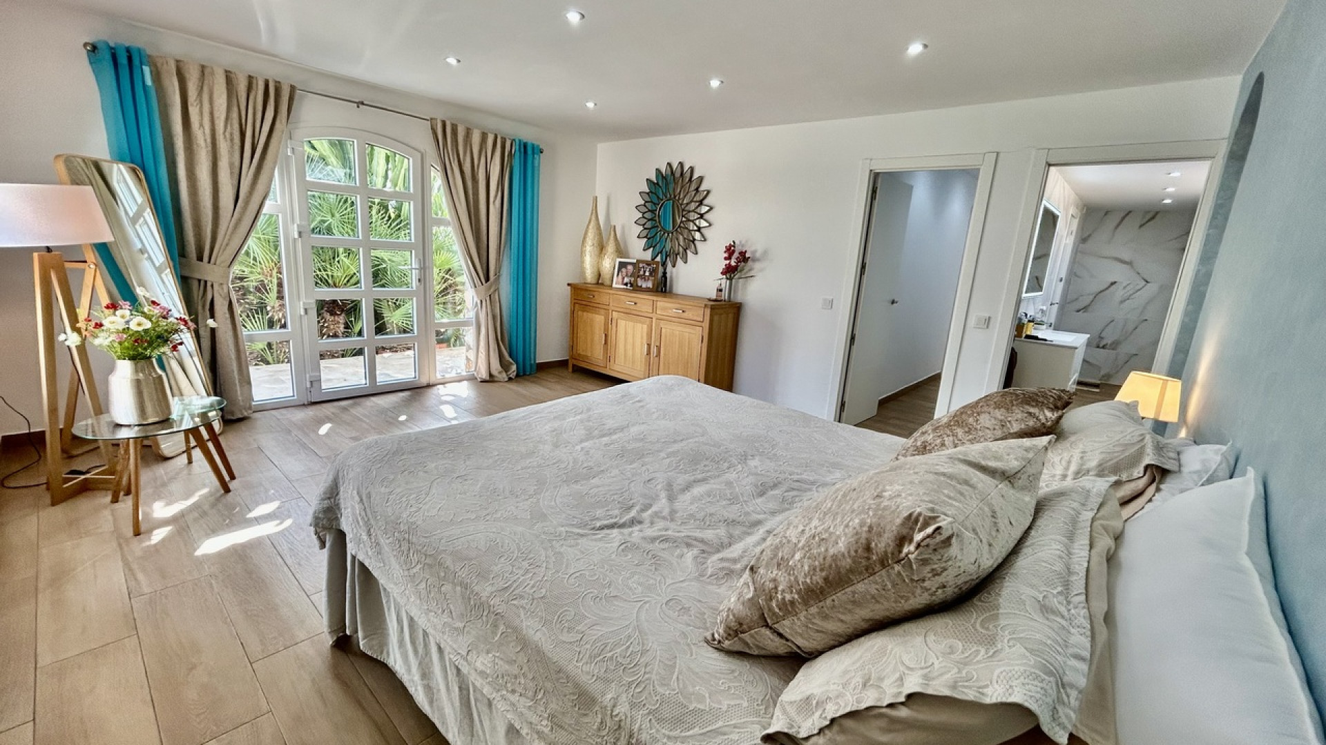 Resale - Detached Villa - Cabo Roig