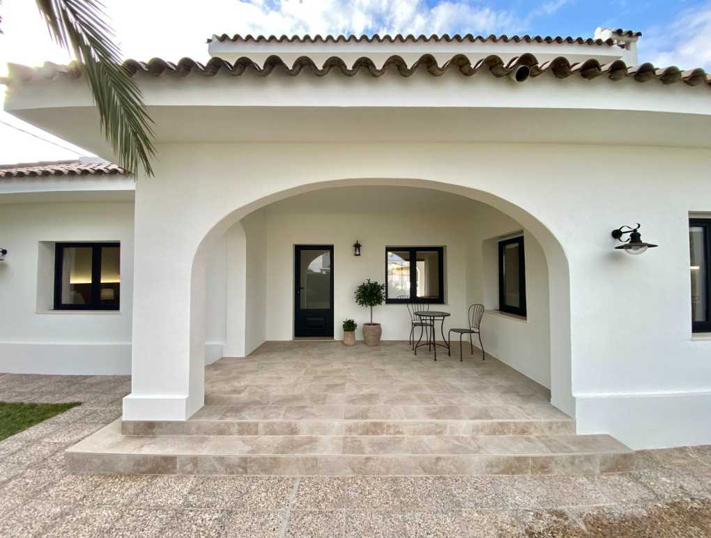 Resale - Detached Villa - Cabo Roig
