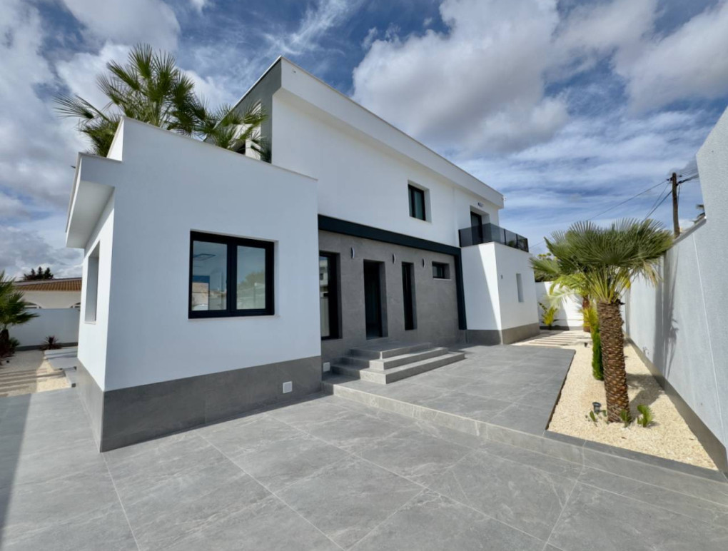 Resale - Detached Villa - Ciudad Quesada