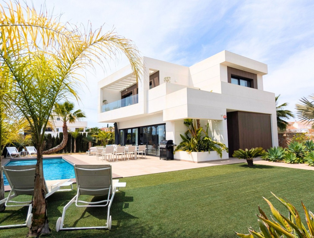 Resale - Detached Villa - Ciudad Quesada