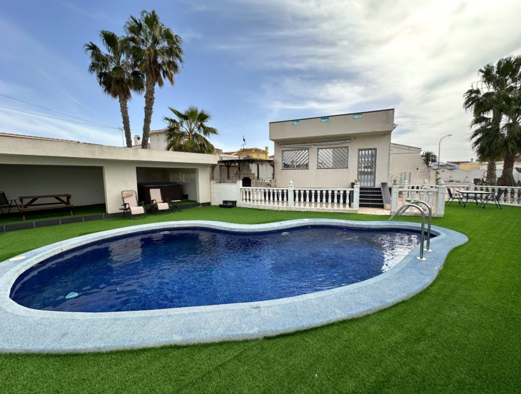 Resale - Detached Villa - Ciudad Quesada