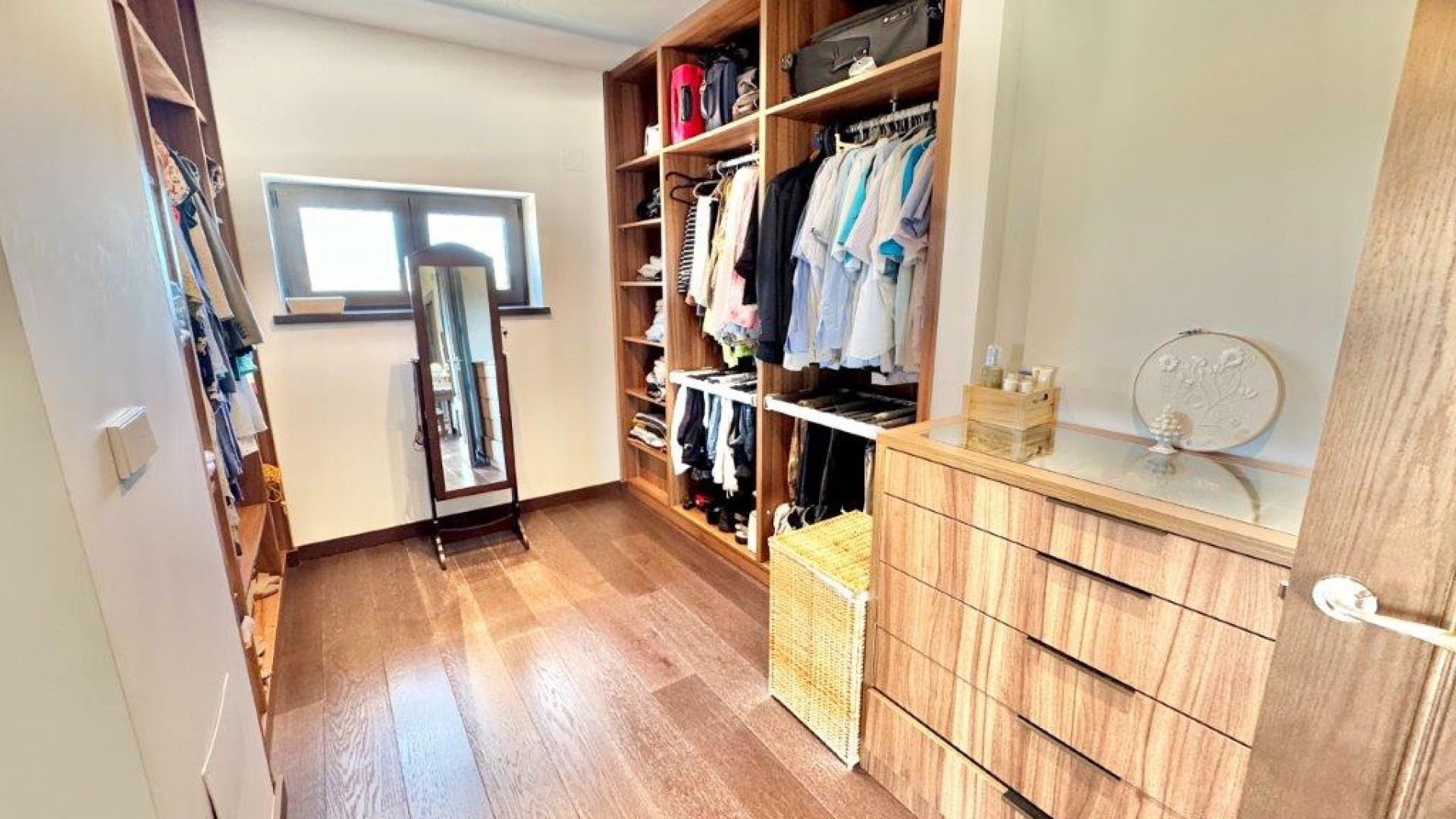 Resale - Detached Villa - Dolores