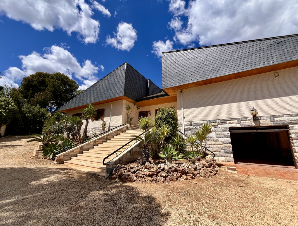 Resale - Detached Villa - La Nucia