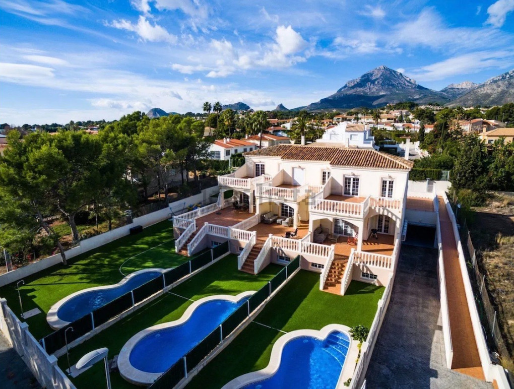 Resale - Detached Villa - La Nucia