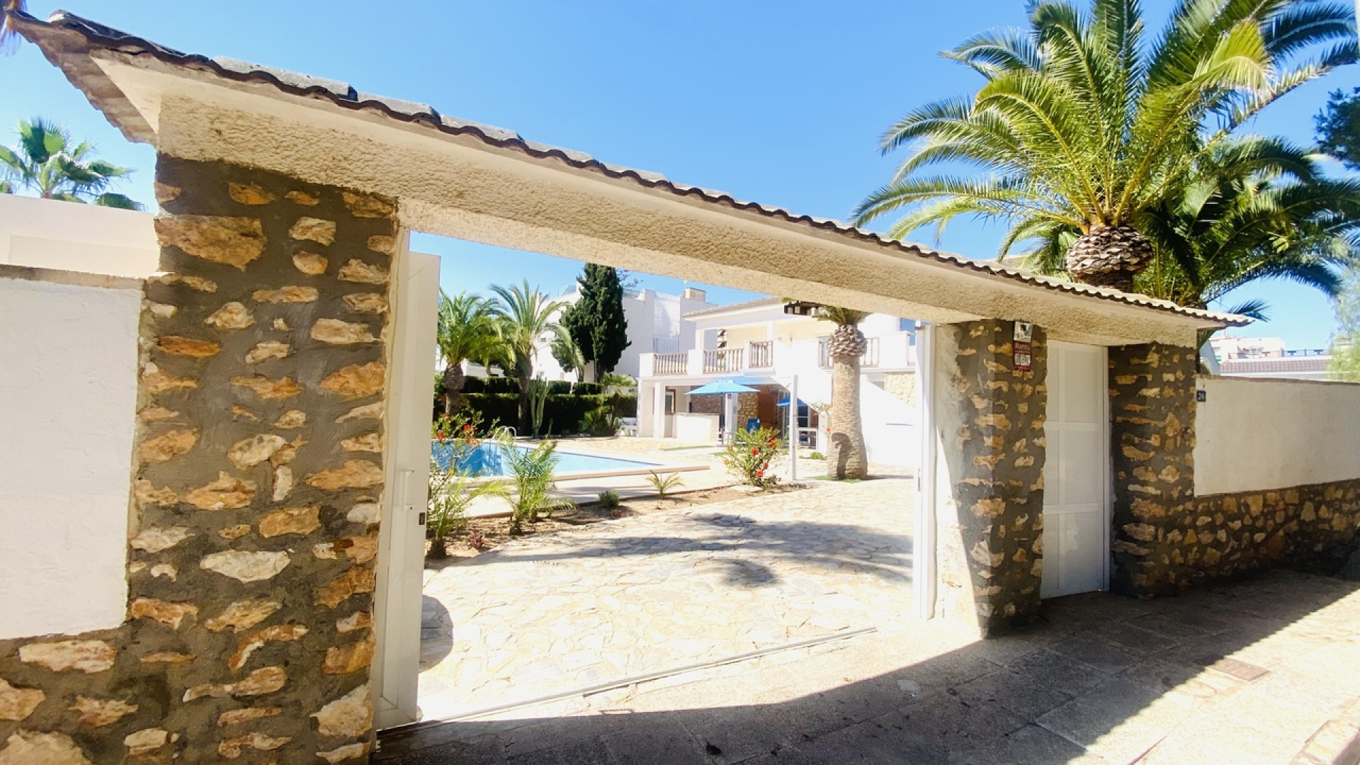 Resale - Detached Villa - La Zenia