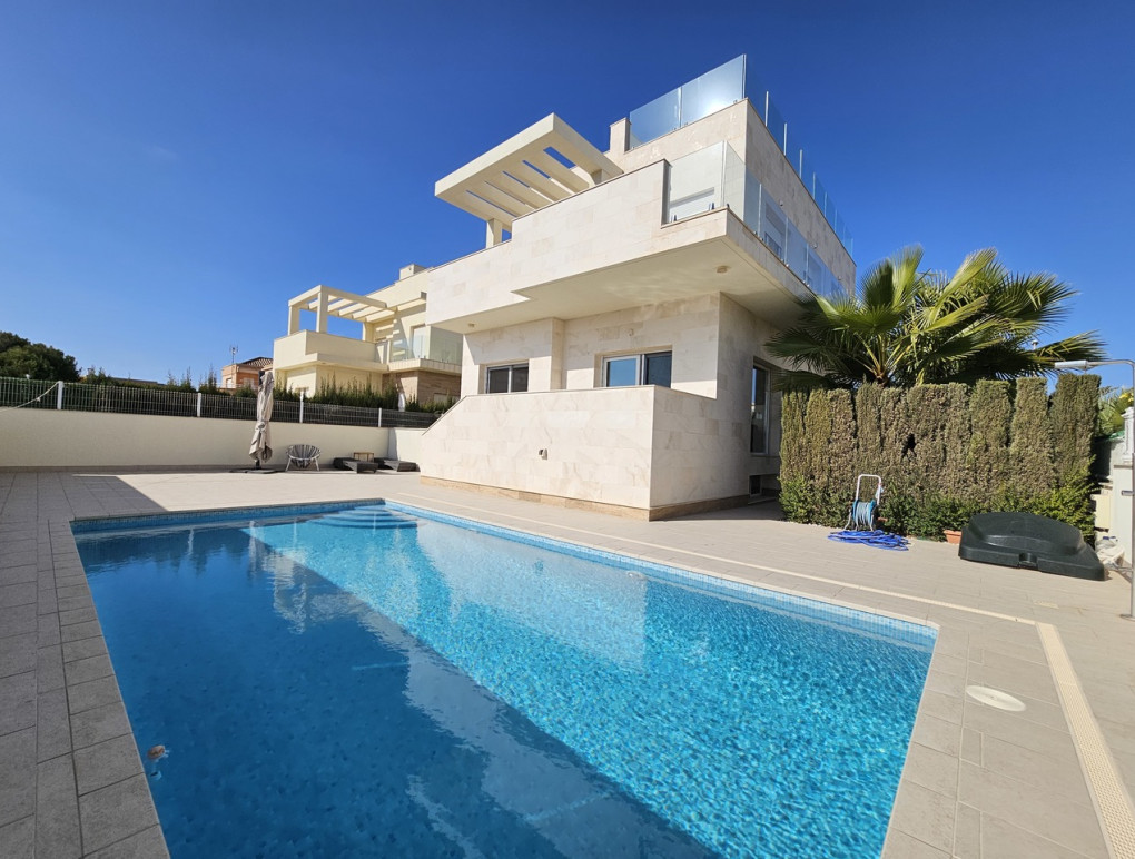 Resale - Detached Villa - La Zenia