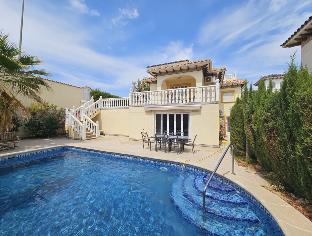 Resale - Detached Villa - La Zenia