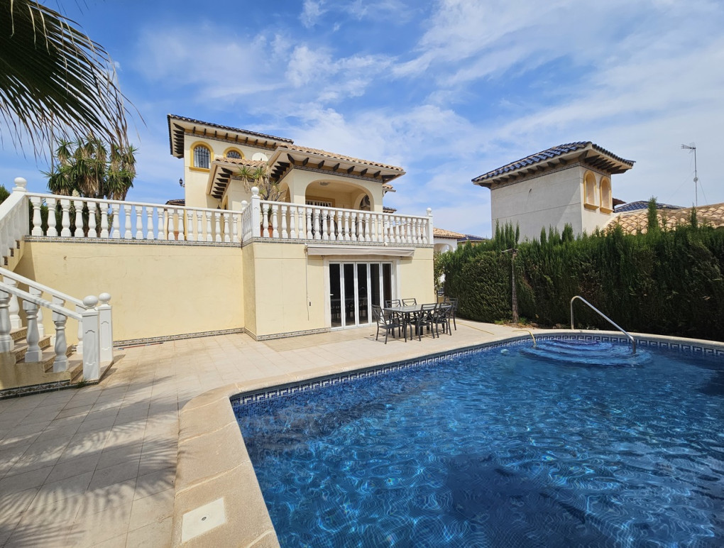 Resale - Detached Villa - La Zenia