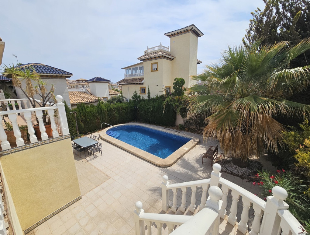 Resale - Detached Villa - La Zenia