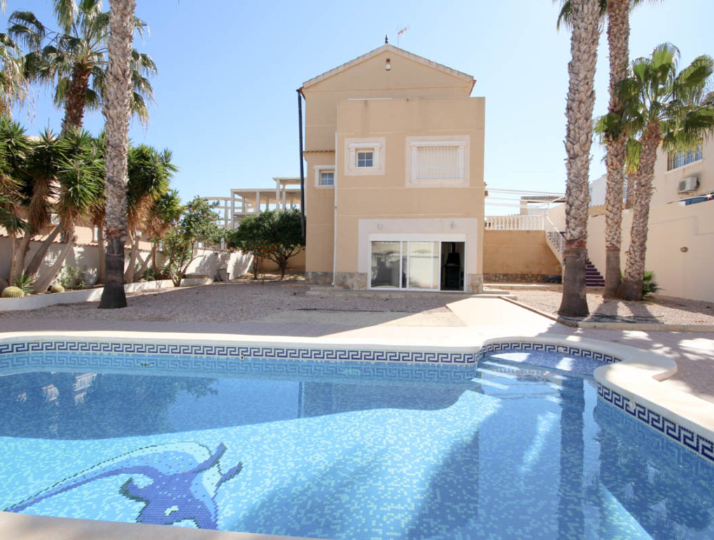 Resale - Detached Villa - La Zenia