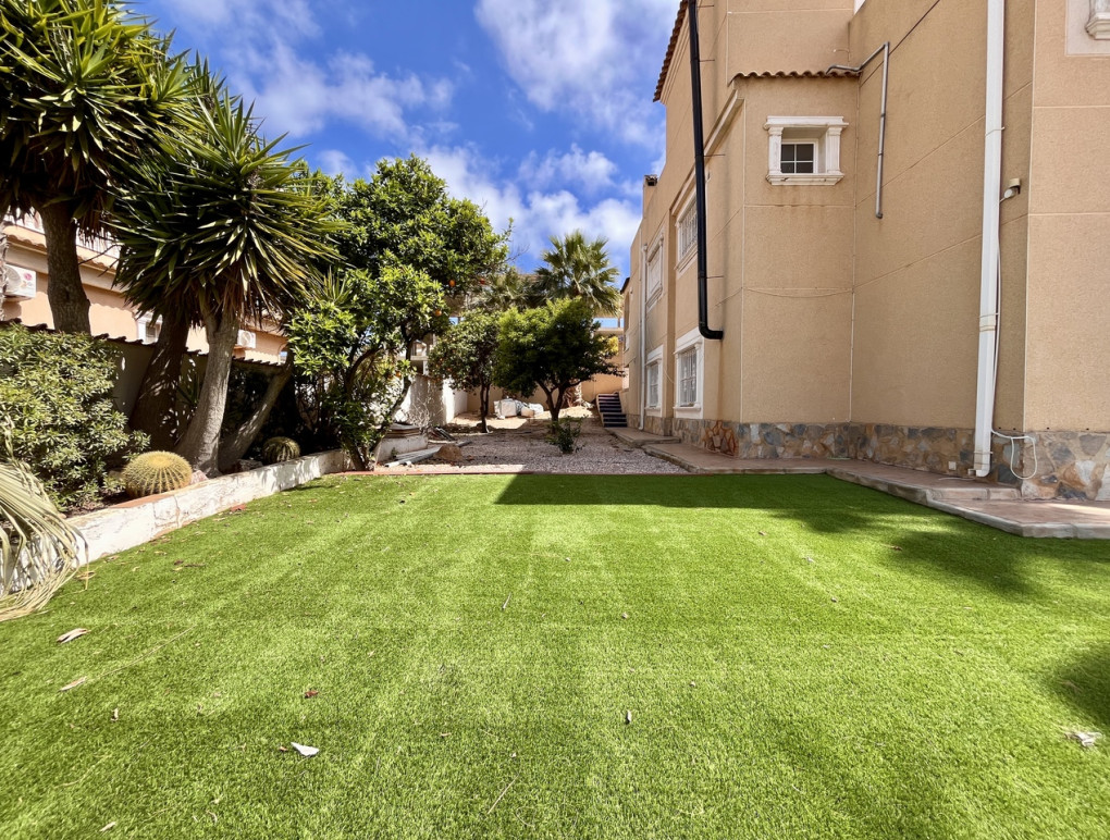 Resale - Detached Villa - La Zenia