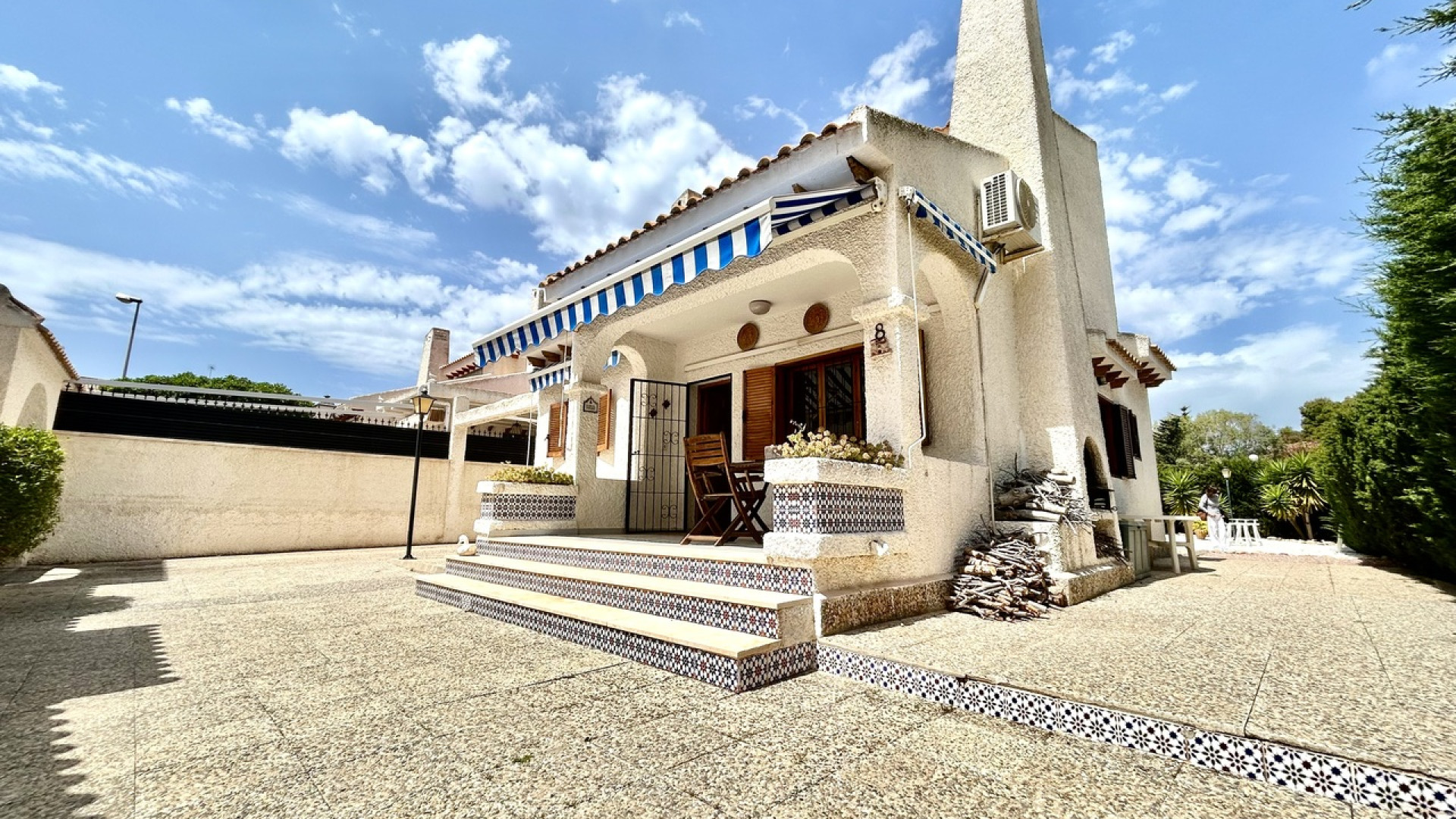 Resale - Detached Villa - La Zenia