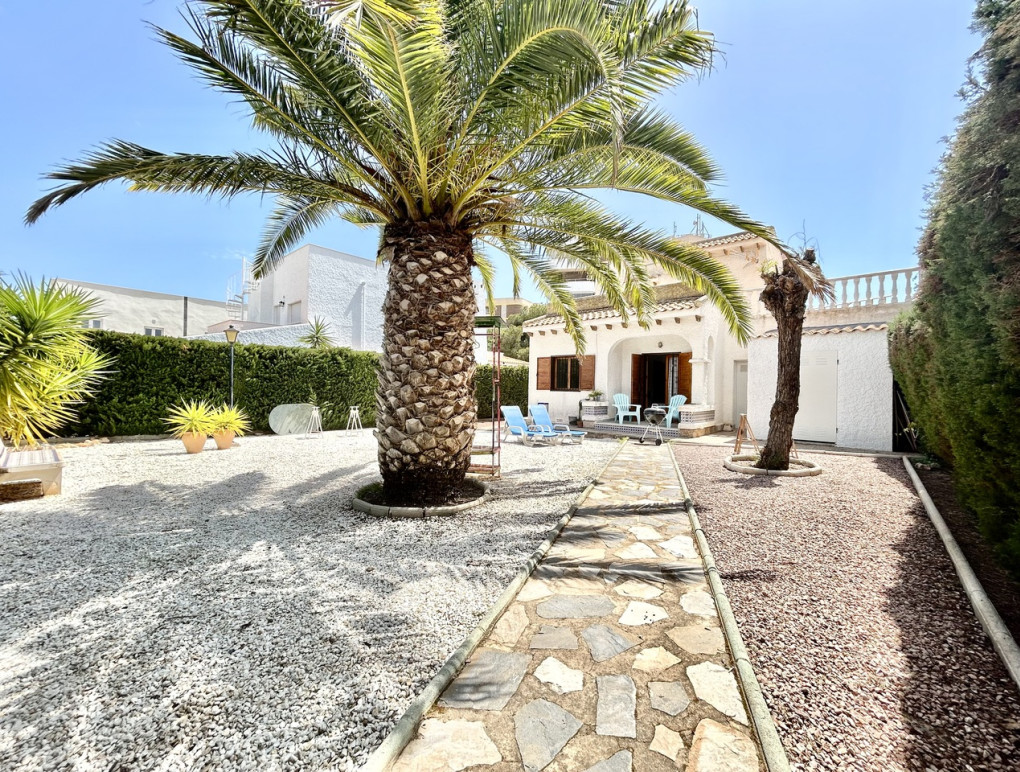 Resale - Detached Villa - La Zenia