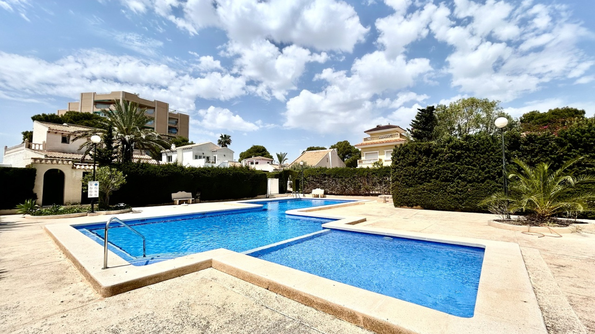 Resale - Detached Villa - La Zenia