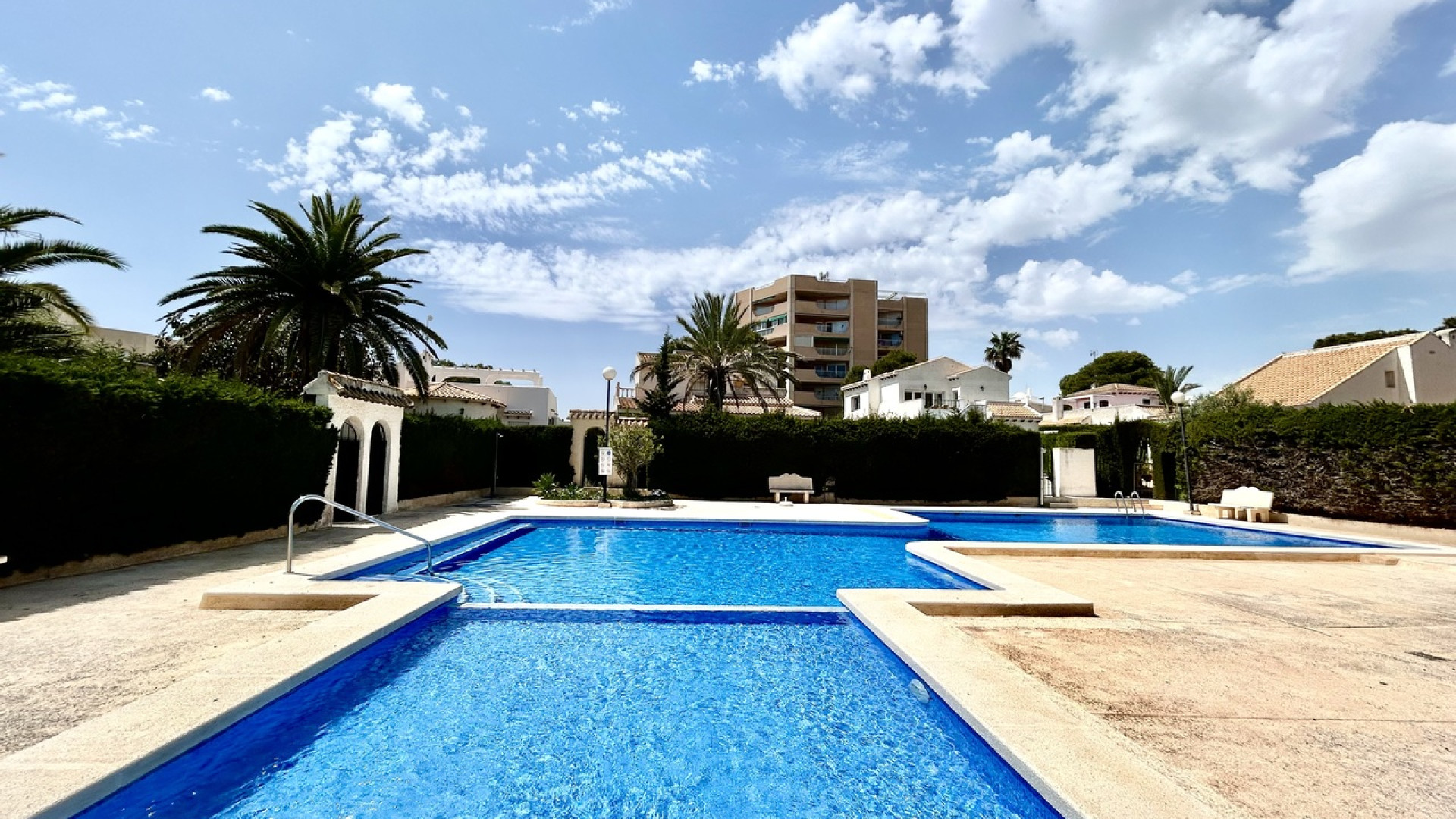 Resale - Detached Villa - La Zenia
