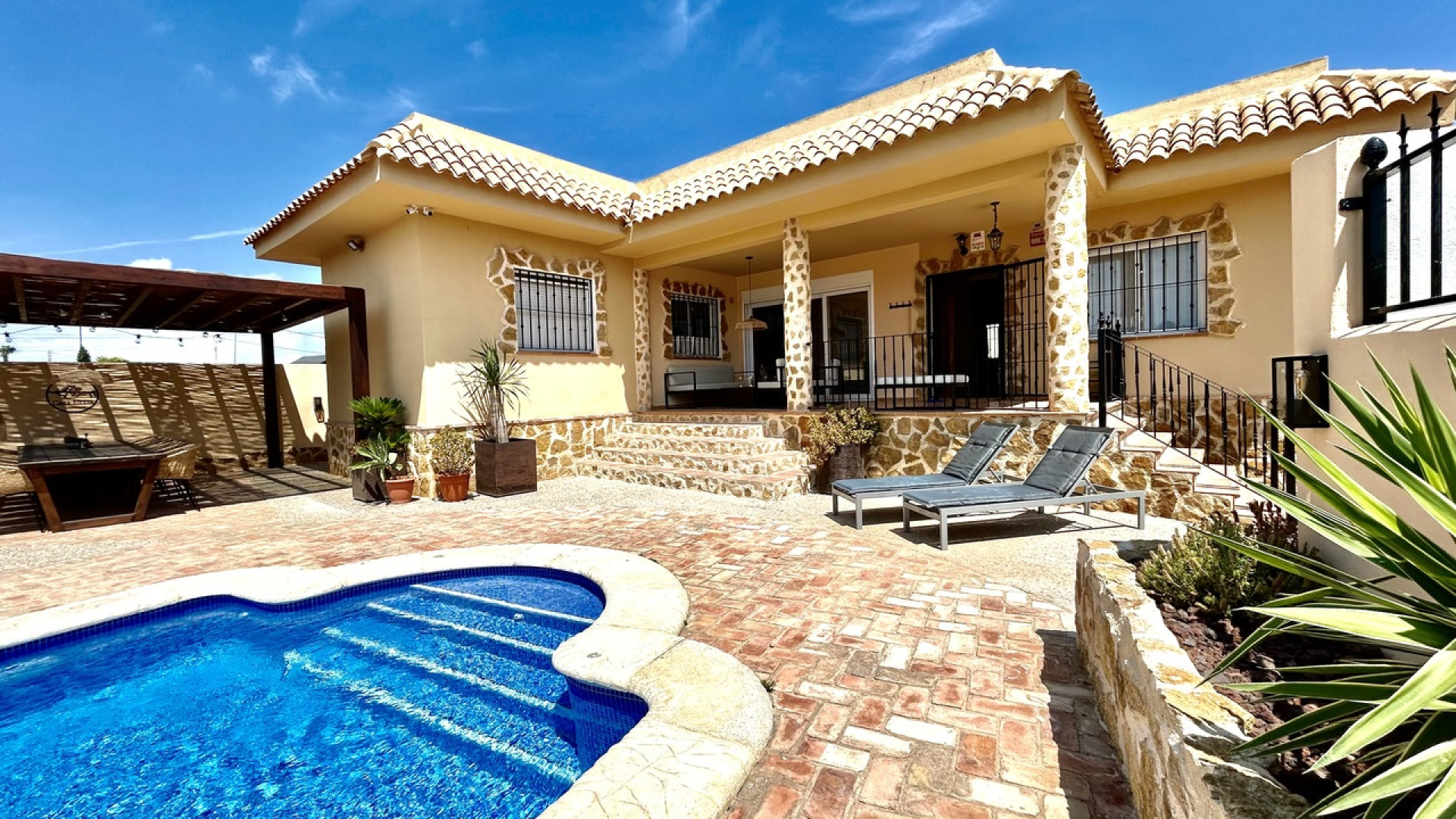 Resale - Detached Villa - La Zenia