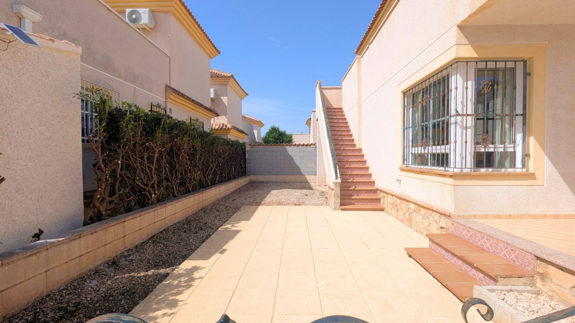 Resale - Detached Villa - Lo Crispin