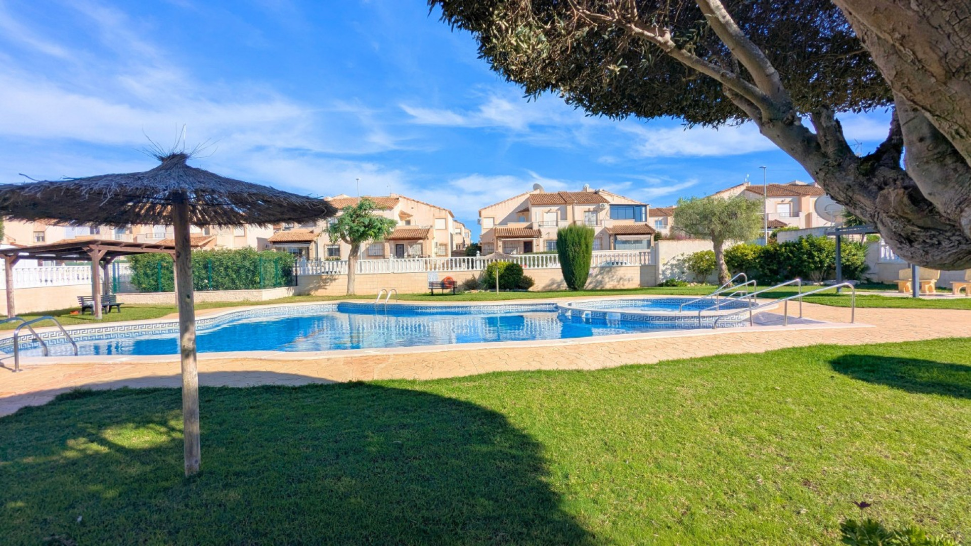 Resale - Detached Villa - Lo Crispin