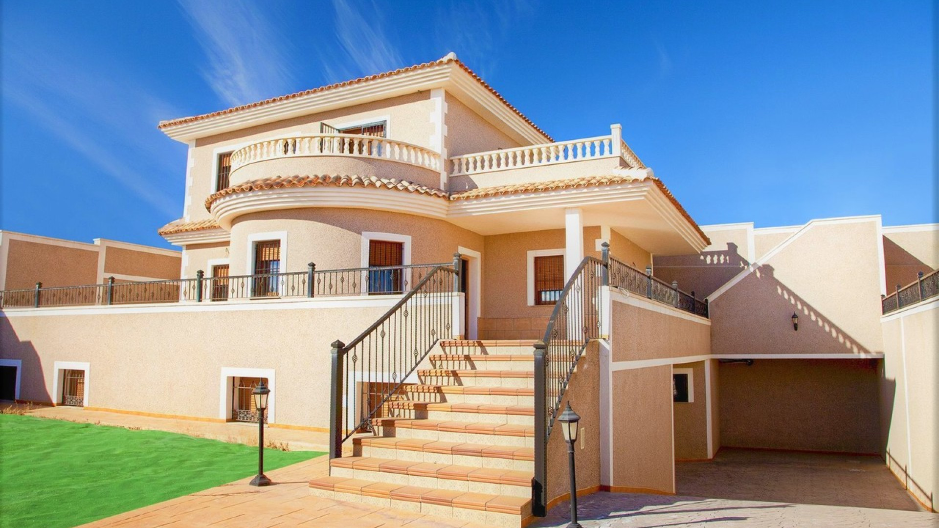 Resale - Detached Villa - Los Altos