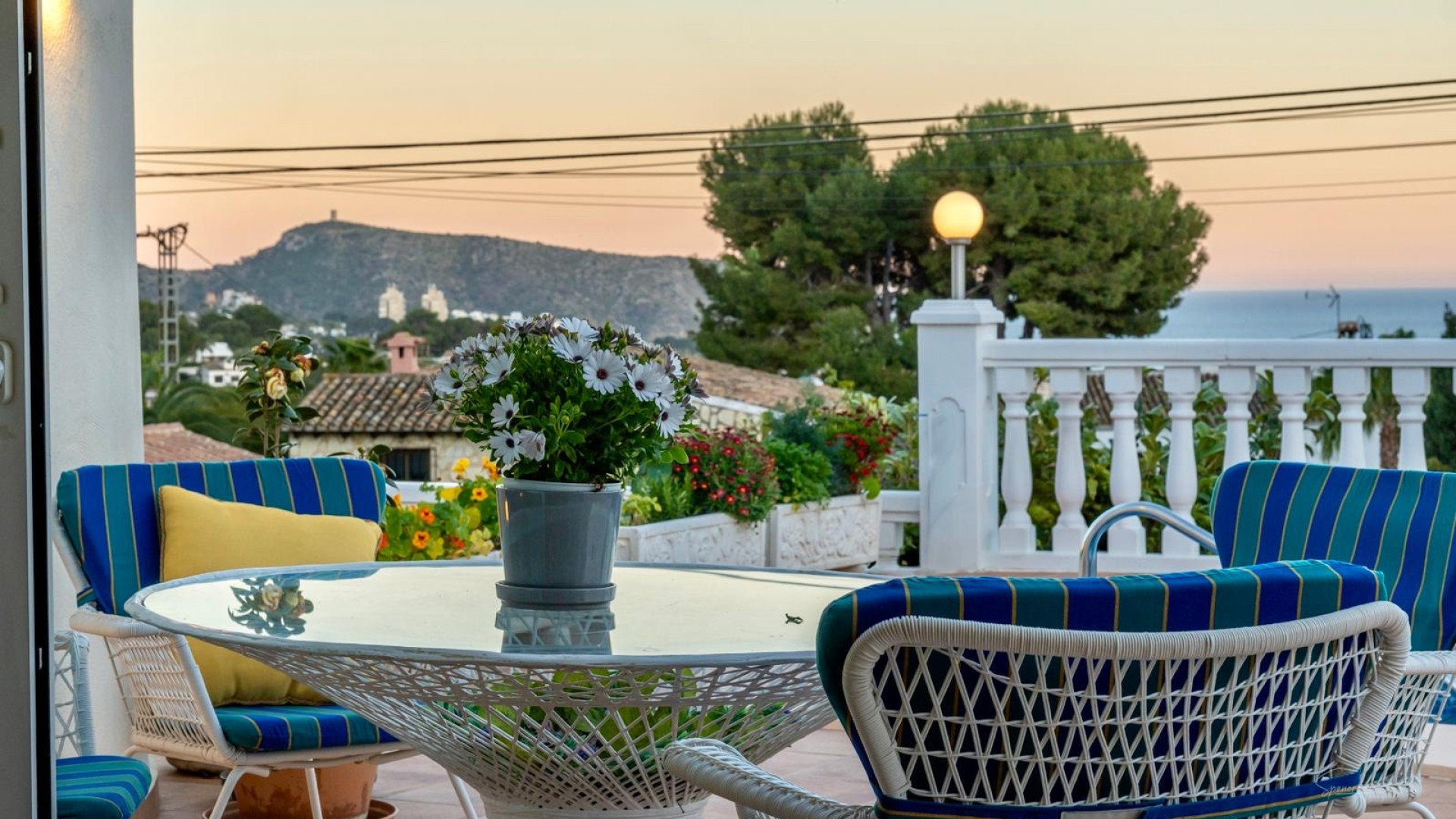 Resale - Detached Villa - Moraira - Benimeit