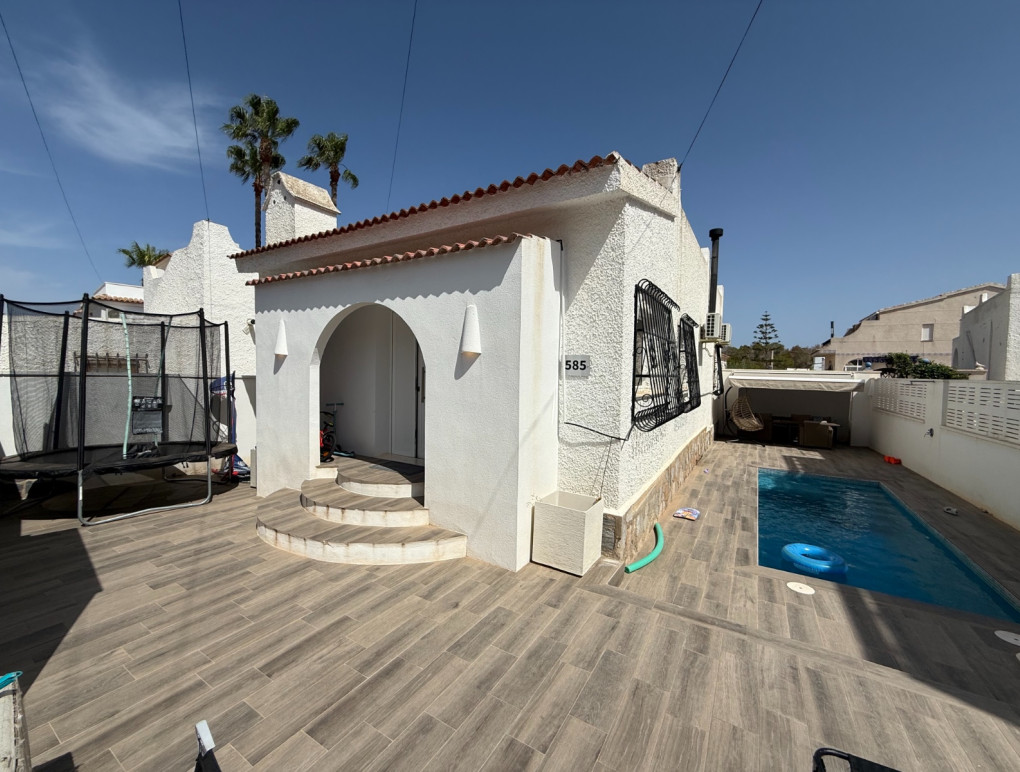 Resale - Detached Villa - Orihuela Costa - Villamartin
