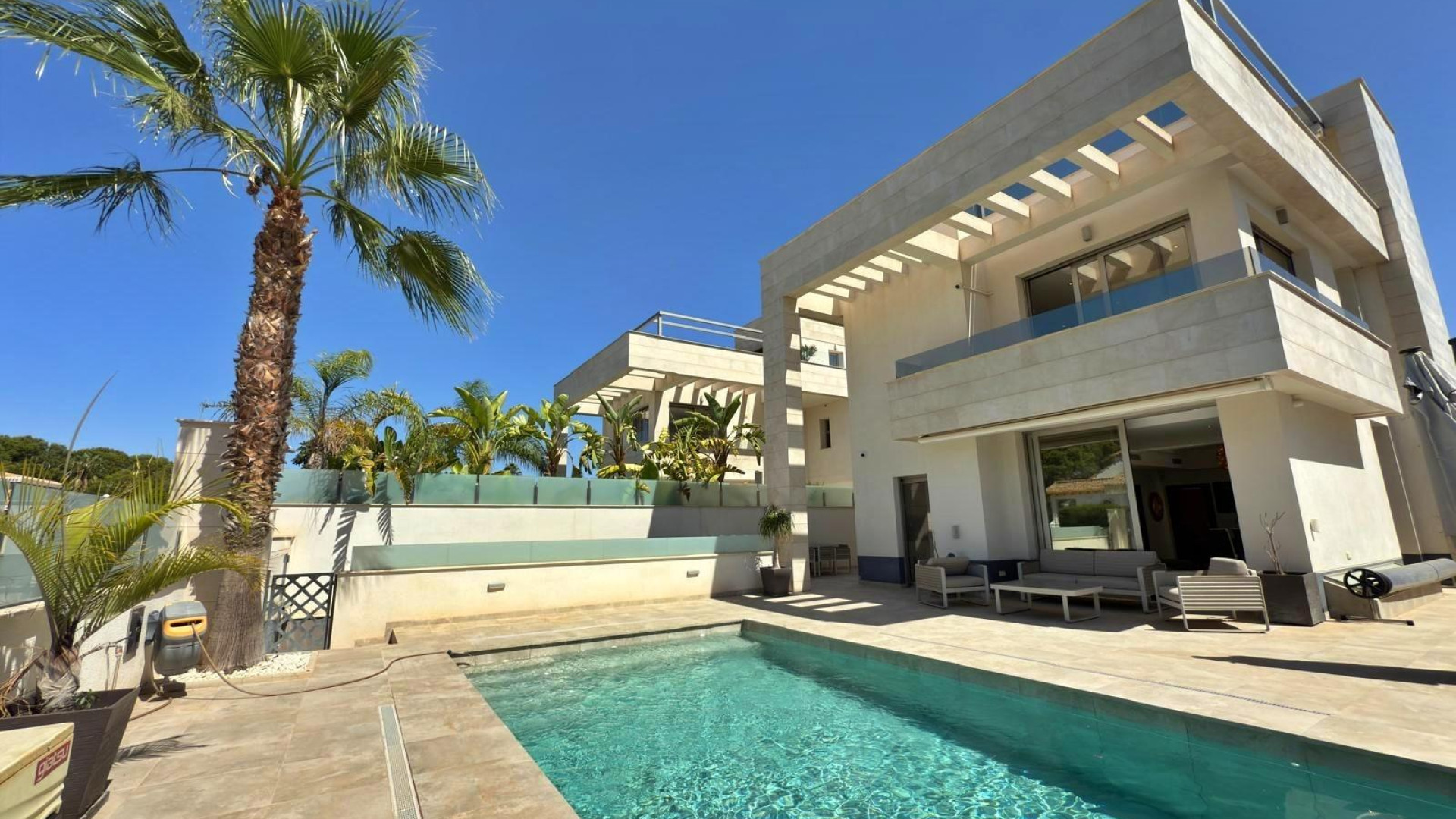 Resale - Detached Villa - Orihuela Costa - Villamartin