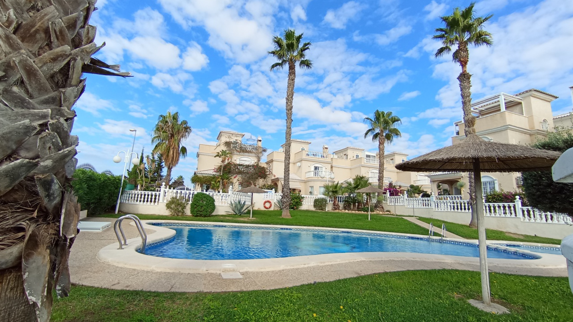 Resale - Detached Villa - Orihuela Costa