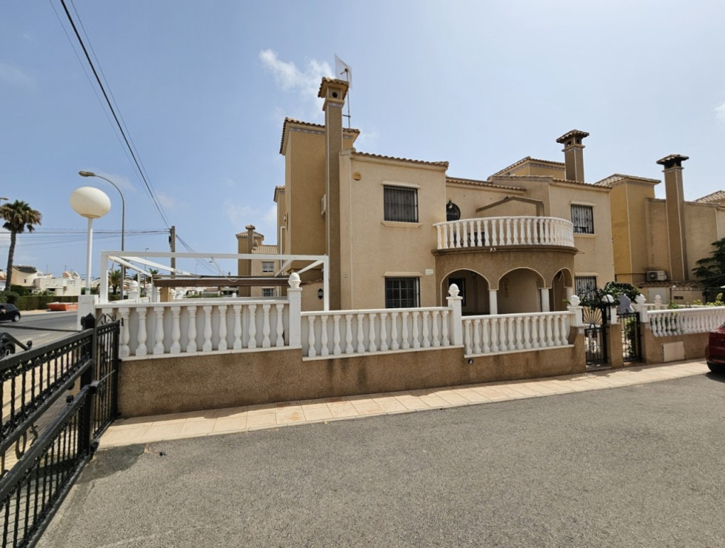 Resale - Detached Villa - Orihuela Costa