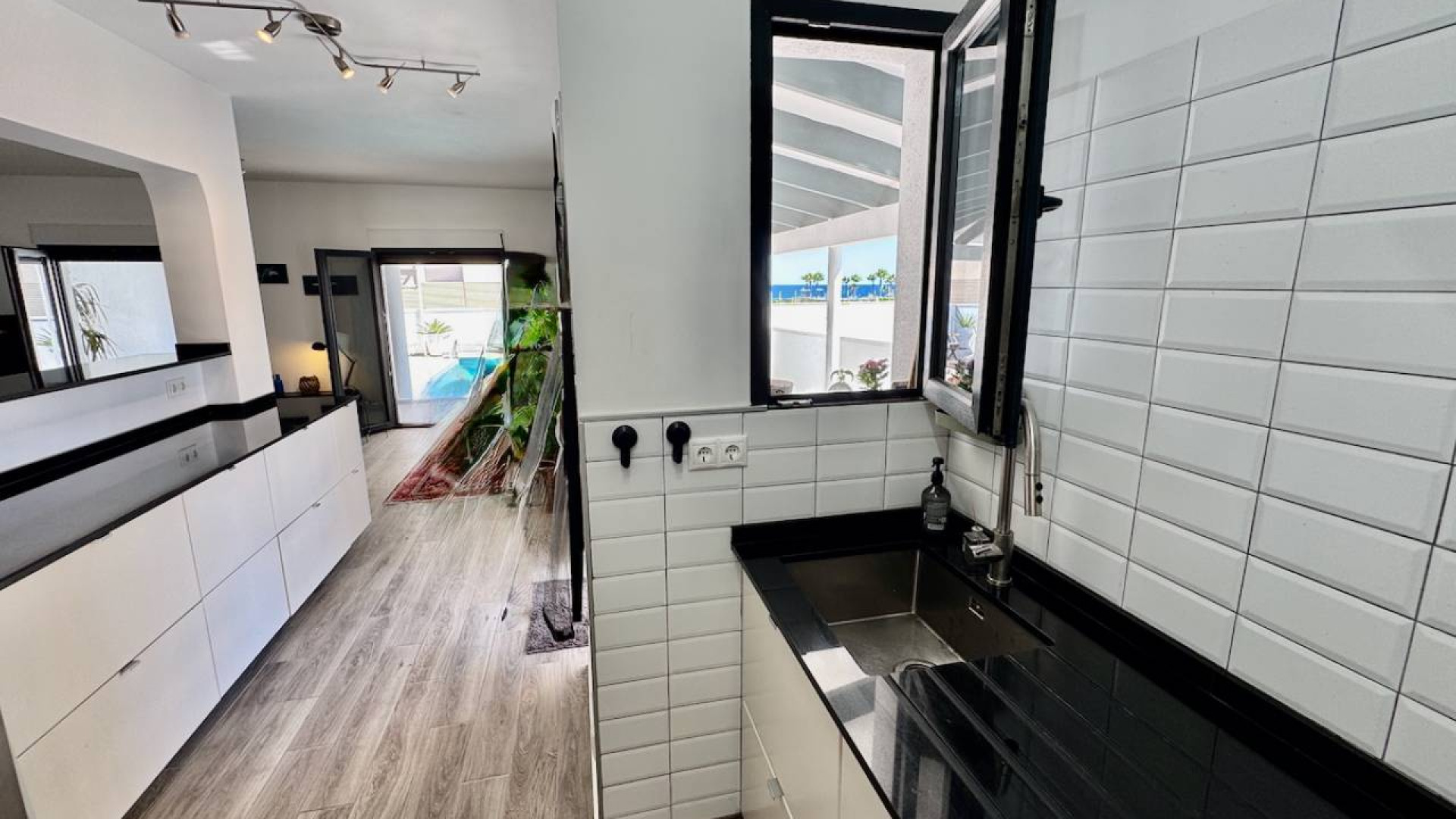 Resale - Detached Villa - Punta Prima