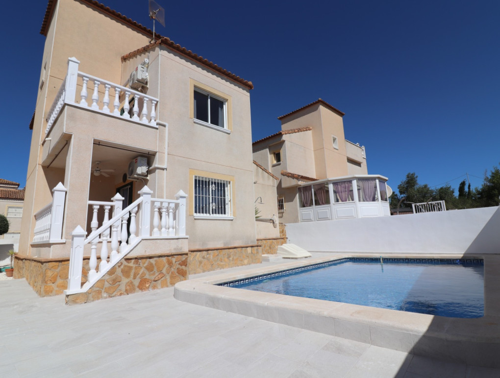 Resale - Detached Villa - San Miguel de Salinas - Lake View Mansions