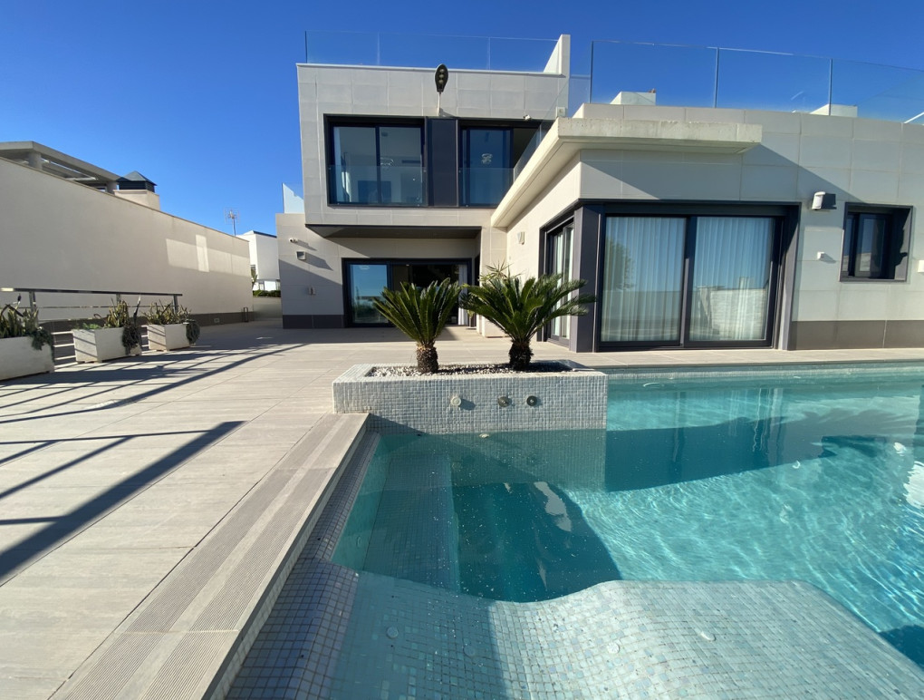 Resale - Detached Villa - San Miguel de Salinas