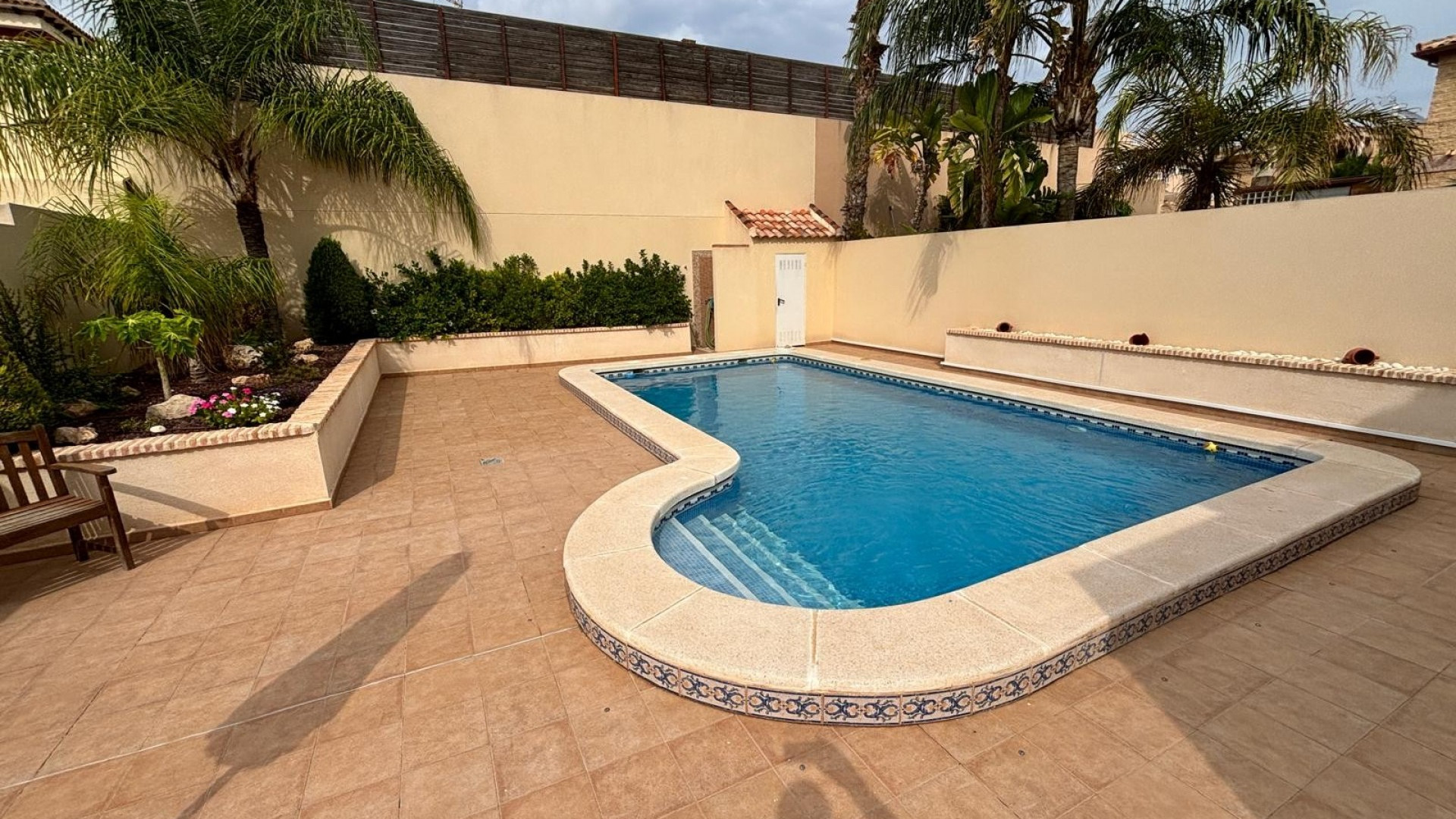 Resale - Detached Villa - Torrevieja Centro - Torrevieja