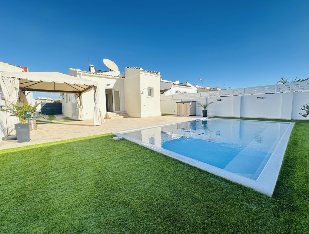 Resale - Detached Villa - Torrevieja