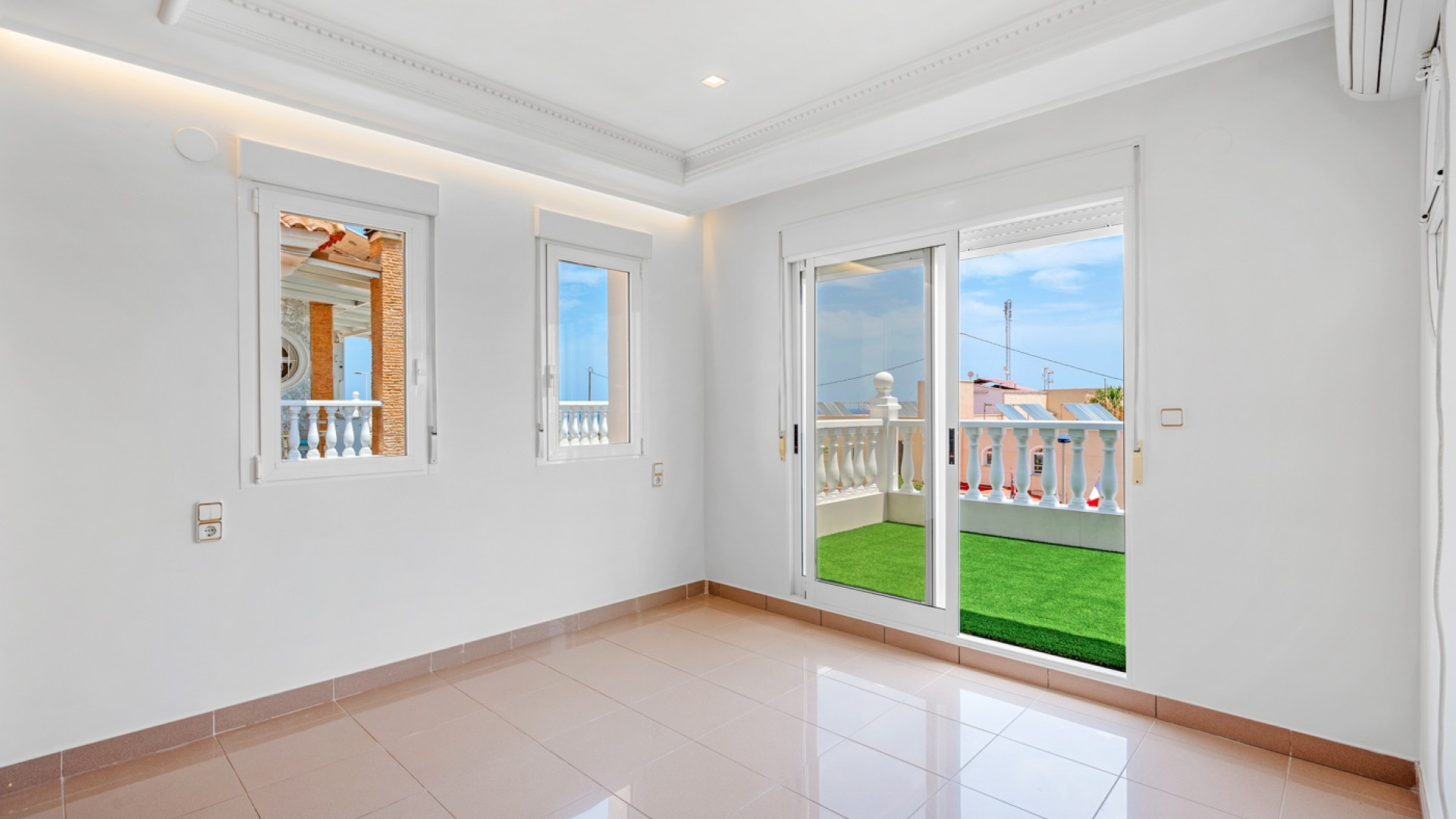Resale - Detached Villa - Torrevieja