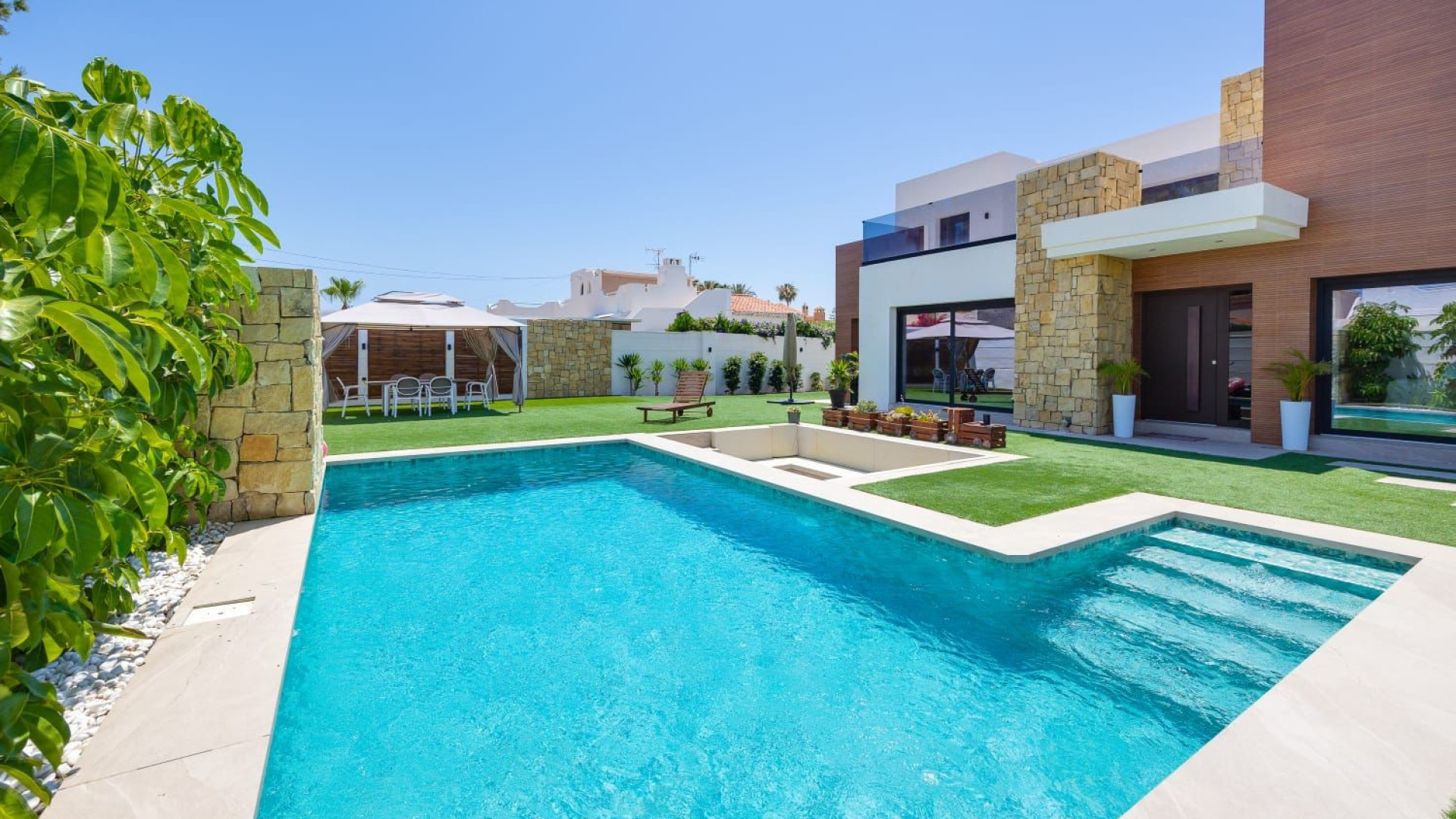 Resale - Detached Villa - Torrevieja