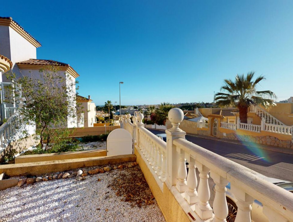 Resale - Detached Villa - Villamartin