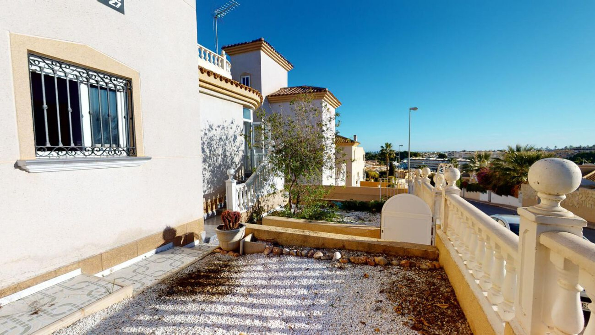 Resale - Detached Villa - Villamartin