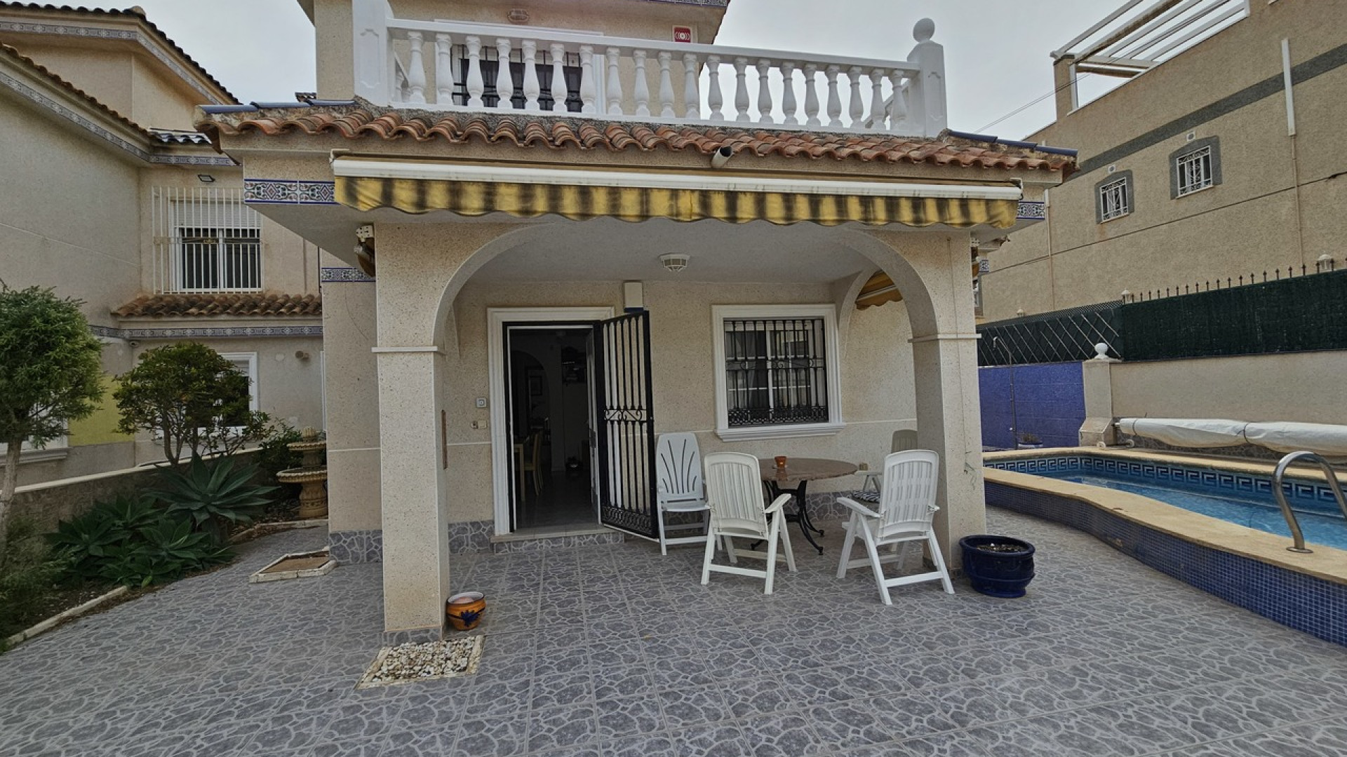 Resale - Detached Villa - Villamartin